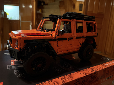 LEGO Technic Mercedes-Benz G 500 Professional Line for 18+ Years 2891 Pieces - Image 7