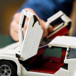 LEGO Icons Lamborghini Countach 5000 Quattrovalvole For 18+ Years 1506 Pieces - Image 7