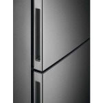 Electrolux Fridge-Freezer 331lt NoFrost H186xW59.5xD65cm Inox LNC7ME32X3 - Image 6