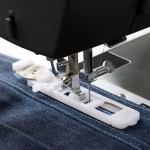 Singer Conventional Sewing Machine Heavy Duty 4432 Black - Image 2