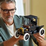 LEGO Icons Ford Model T for 18+ Years 1060 Pieces - Image 8